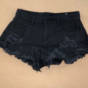 Distressed shorts / preloved